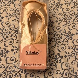 Nikolay Neopointe Shoes 5.5 2x R New